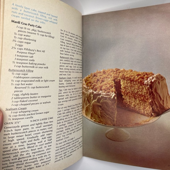Pillsbury A Treasury Of Bake Off Favorites Vintage Cookbook Kitchen Paperwork - Picture 7 of 14